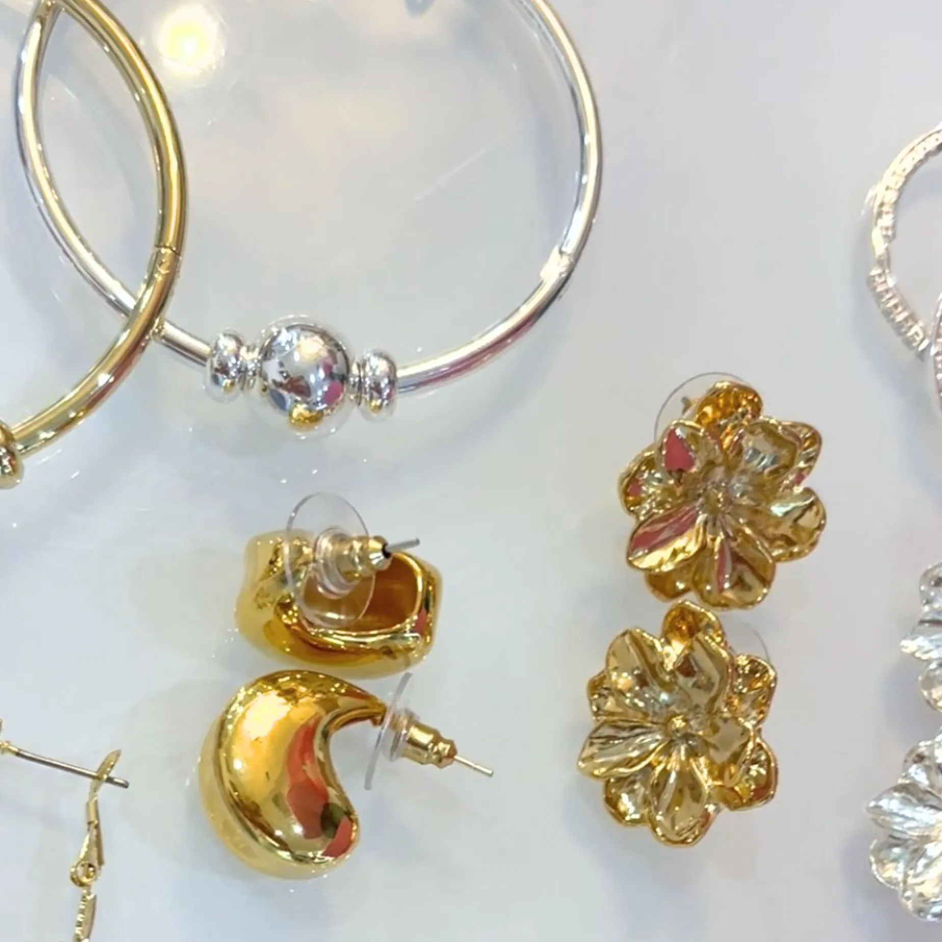 Ball Hinged Bangle GOLD