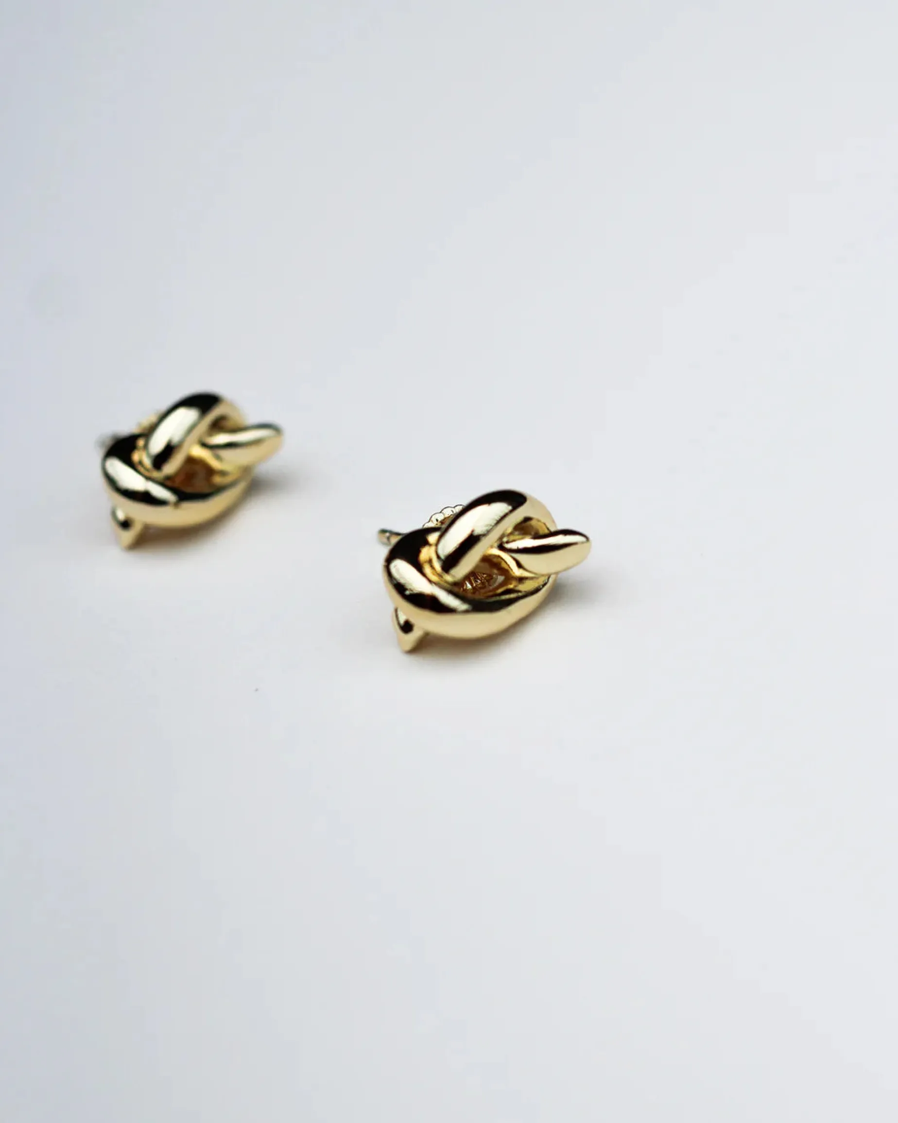 F+H Knot Studs GOLD
