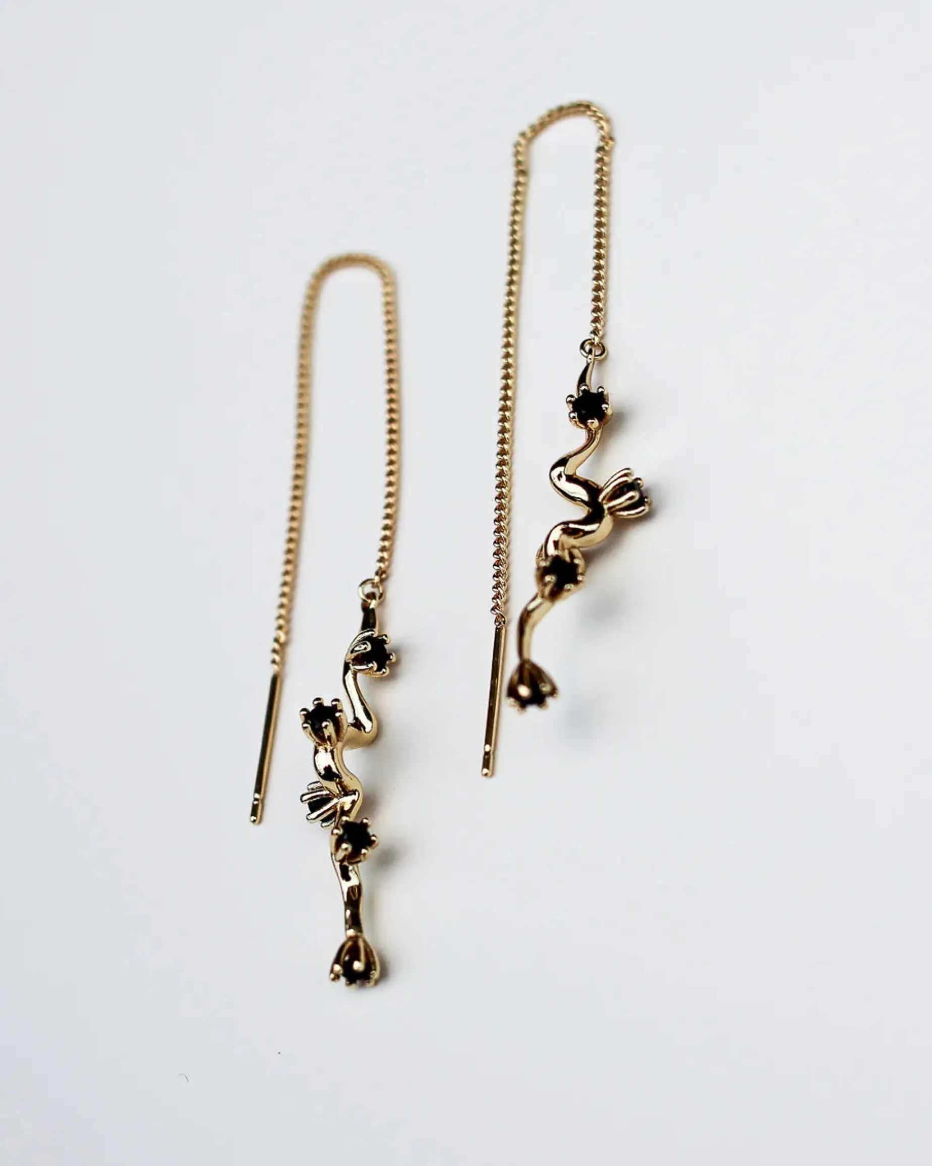 F+H Wobbly Thread Earrings GOLD