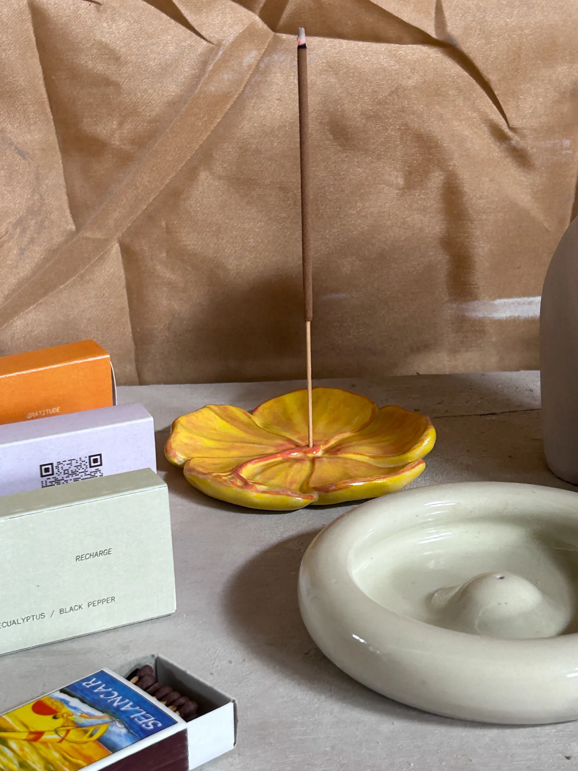 IN TIME Hibiscus Incense Holder