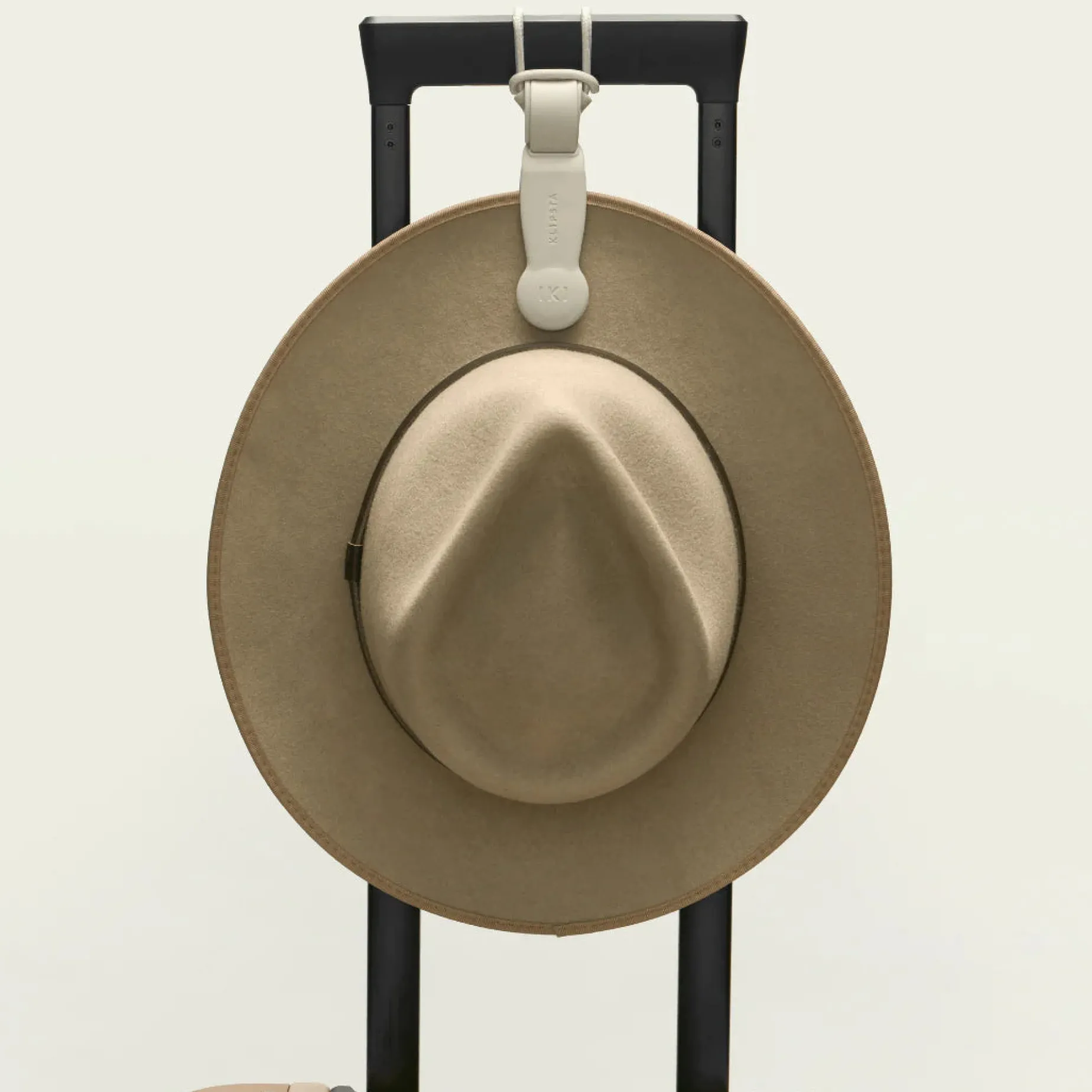 KLIPSTA Flex Hat Clip STONE