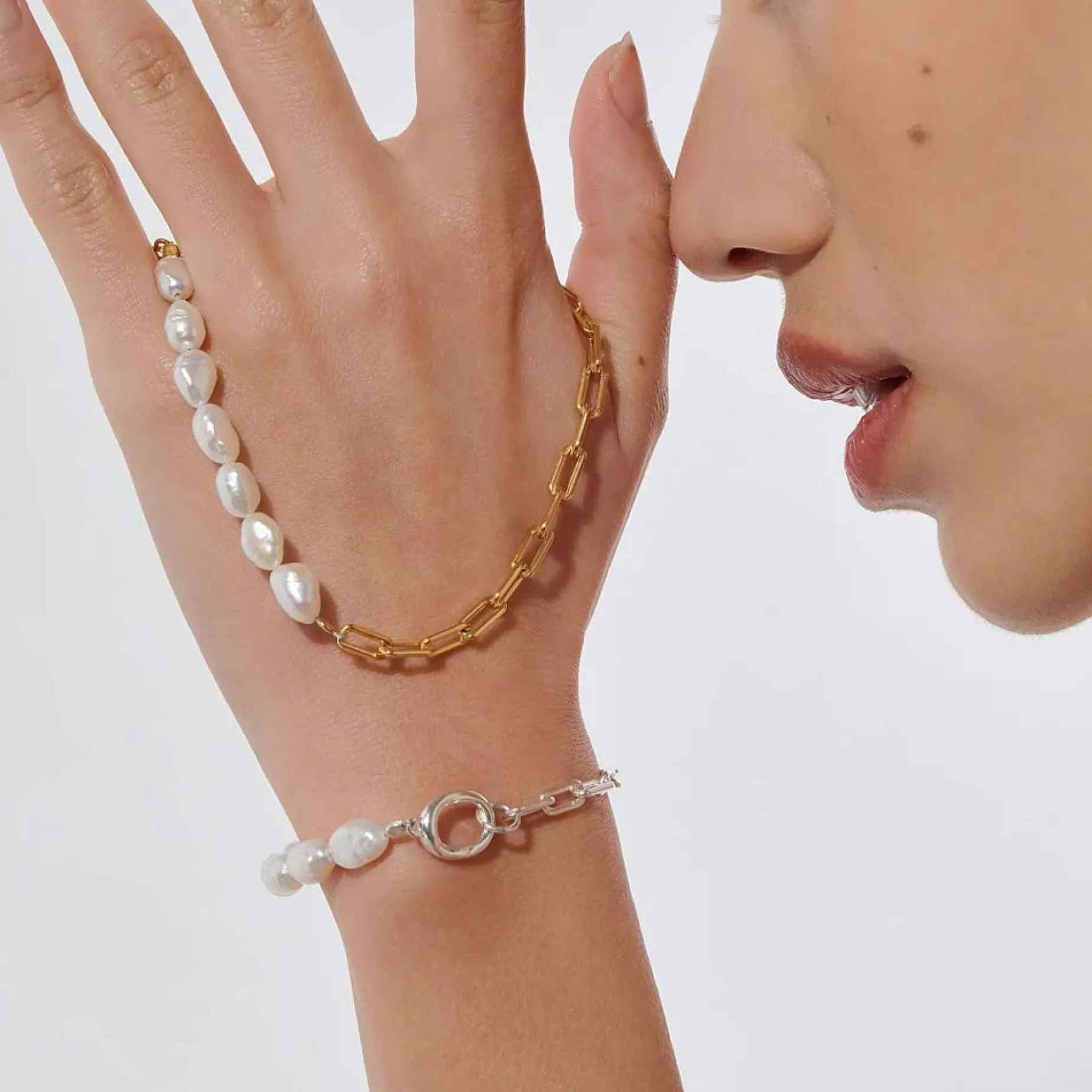 LINDA Paperclip Baroque Pearl Bracelet GOLD