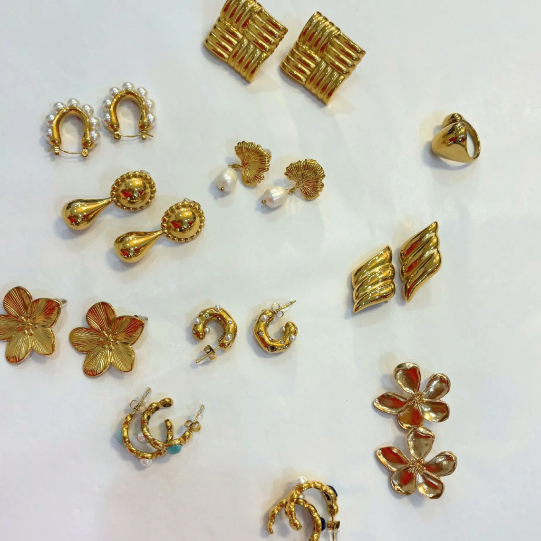 TOURISTE Quenelle Earrings GOLD