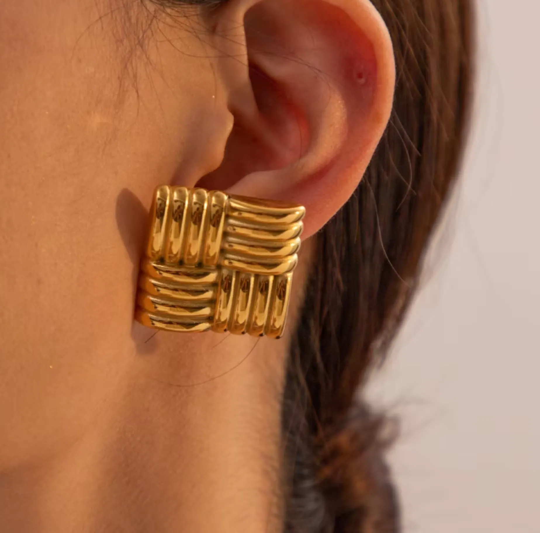 TOURISTE Woven Square Earrings GOLD